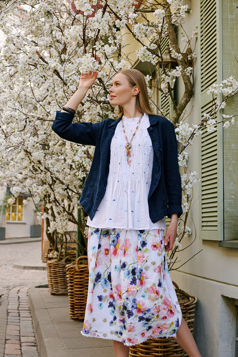 Sleeveless White Embroidered Petals Cotton Blouse 1