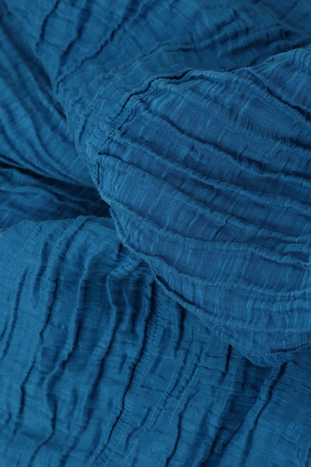 Blouse souple en lin de soie froissé bleu cobalt