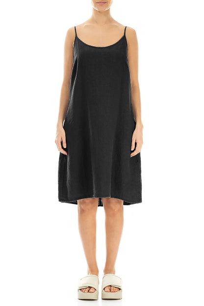 Robe noire en lin à fines bretelles