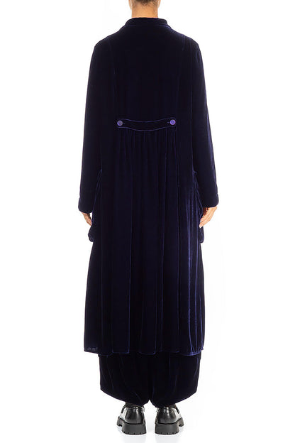 Elegante lange Jacke aus königsviolettem Seidensamt