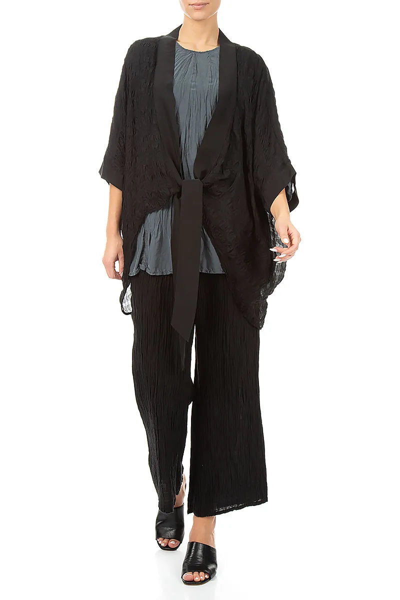 Bindegürtel-Jacke aus schwarzer, texturierter Seide