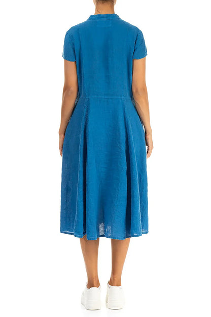 Robe trapèze en lin bleu cobalt avec boutonnage et col en V