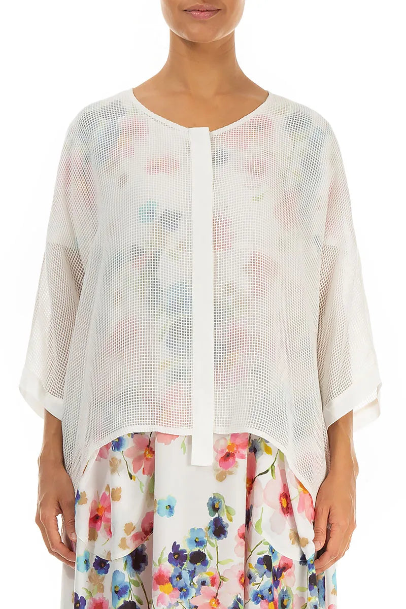 Weiße Seidenjacke mit mittiger Knopfleiste und Mesh-Einsätzen