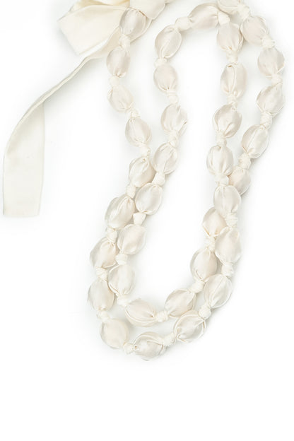 Collier en perles fines de soie blanche