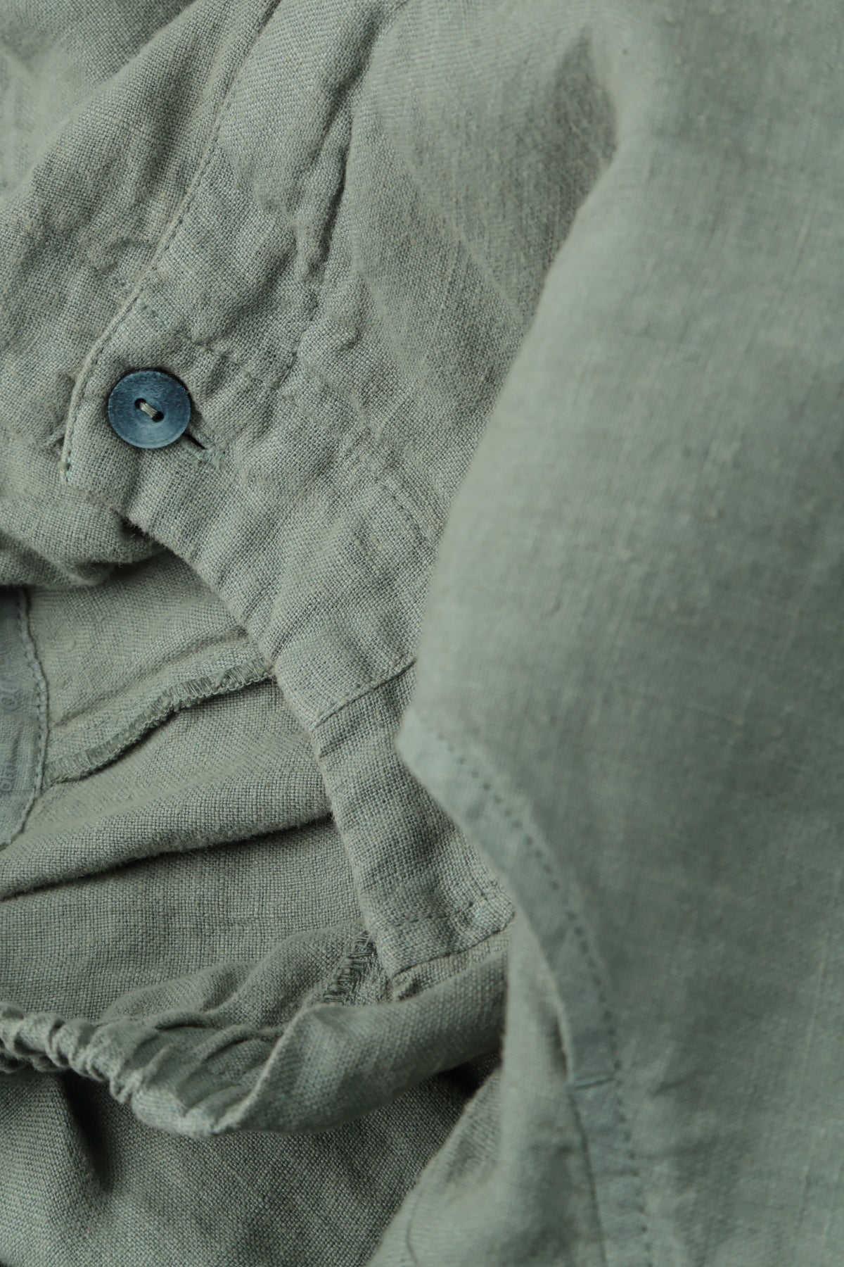 Weit geschnittene Leinenhose in Salbei