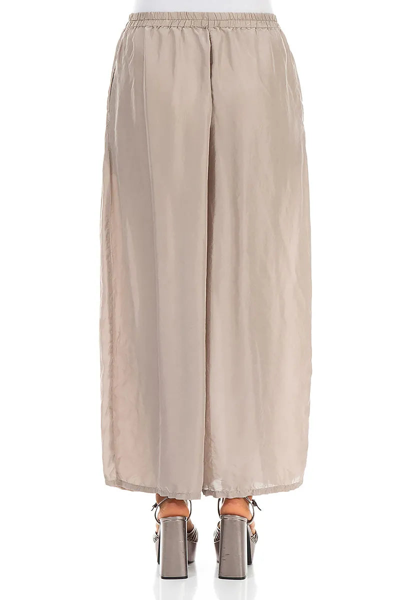 Weite, fließende beige Seidenhose