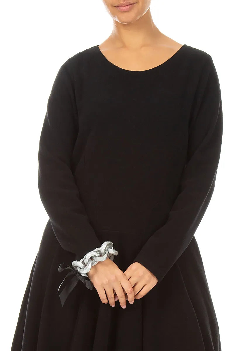 Bracelet en chaîne argentée à boucle en bois